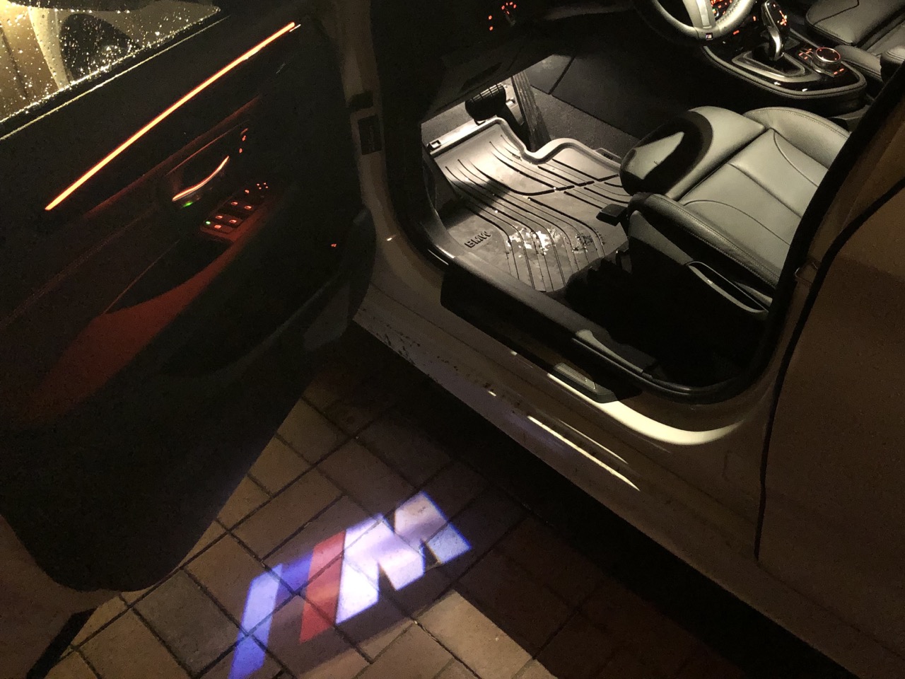 LED-Türprojektoren mit ///M-Logo