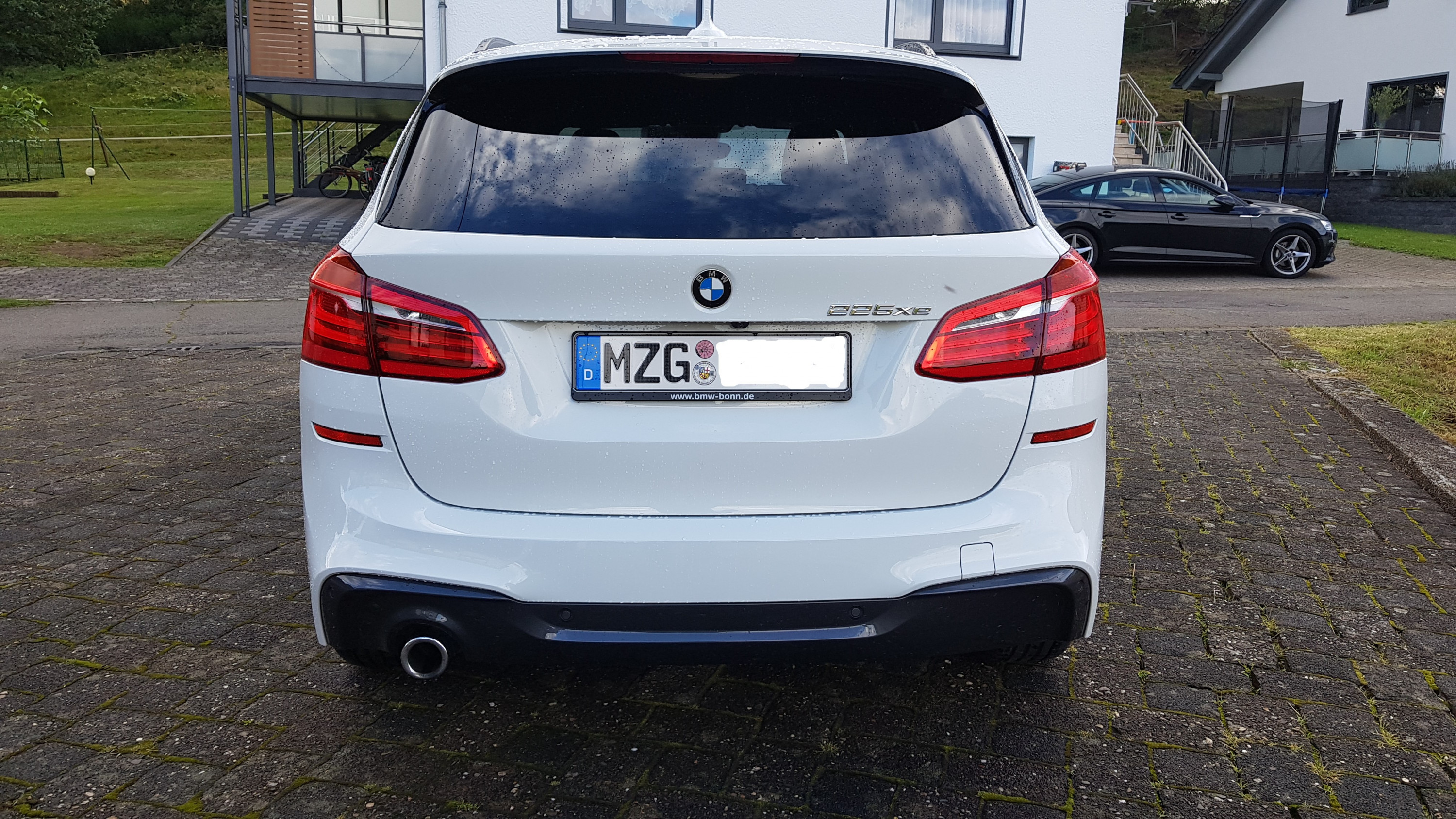 225 XE M Sport