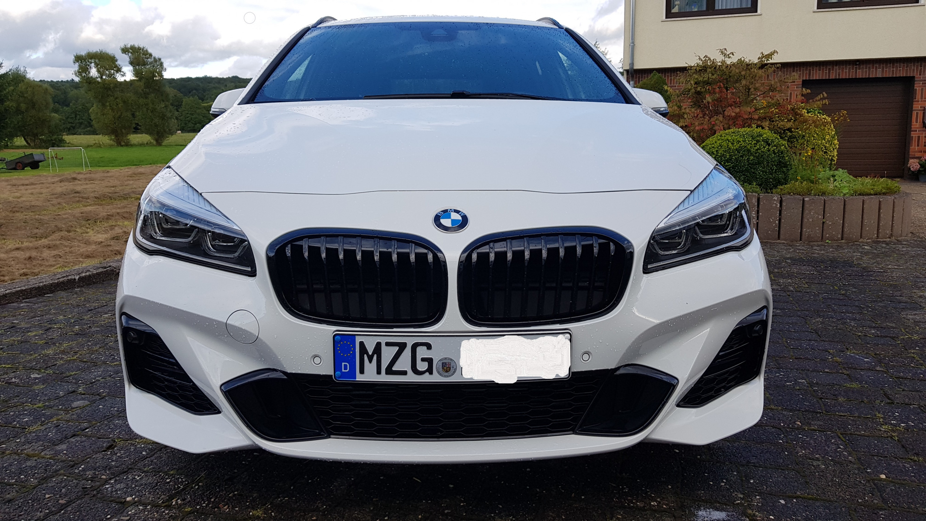 225 XE M Sport